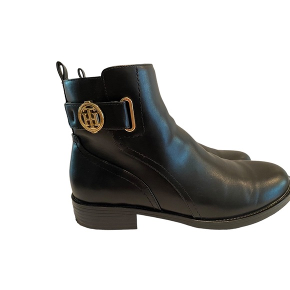 Tommy Hilfiger Shoes - Tommy Hilfiger Black Chelsea Ankle Boot Size 8 NEW Without Box NWOB